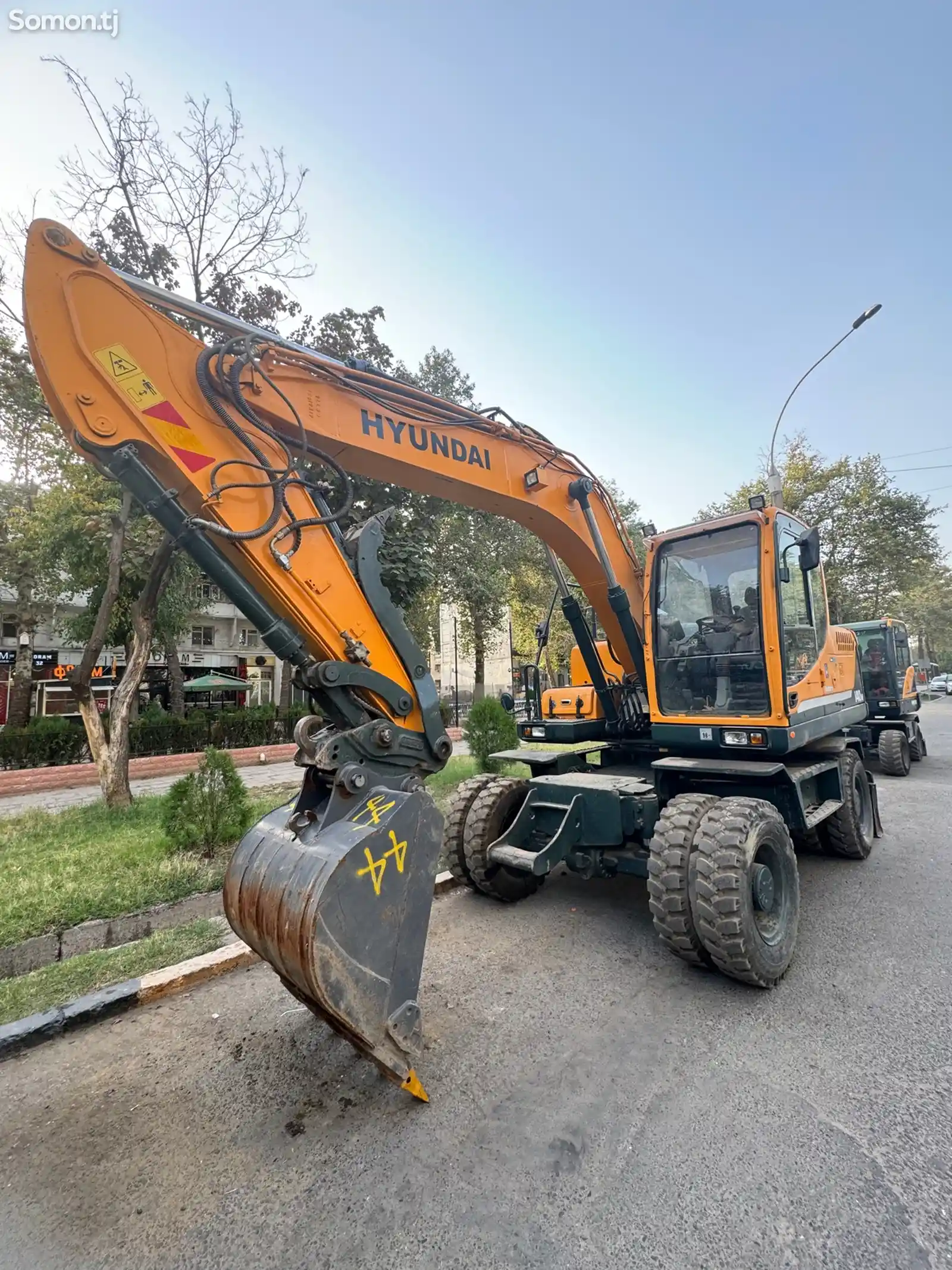 Экскаватор Hyundai R140W 2015-3