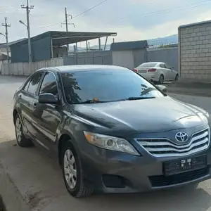 Toyota Camry, 2011