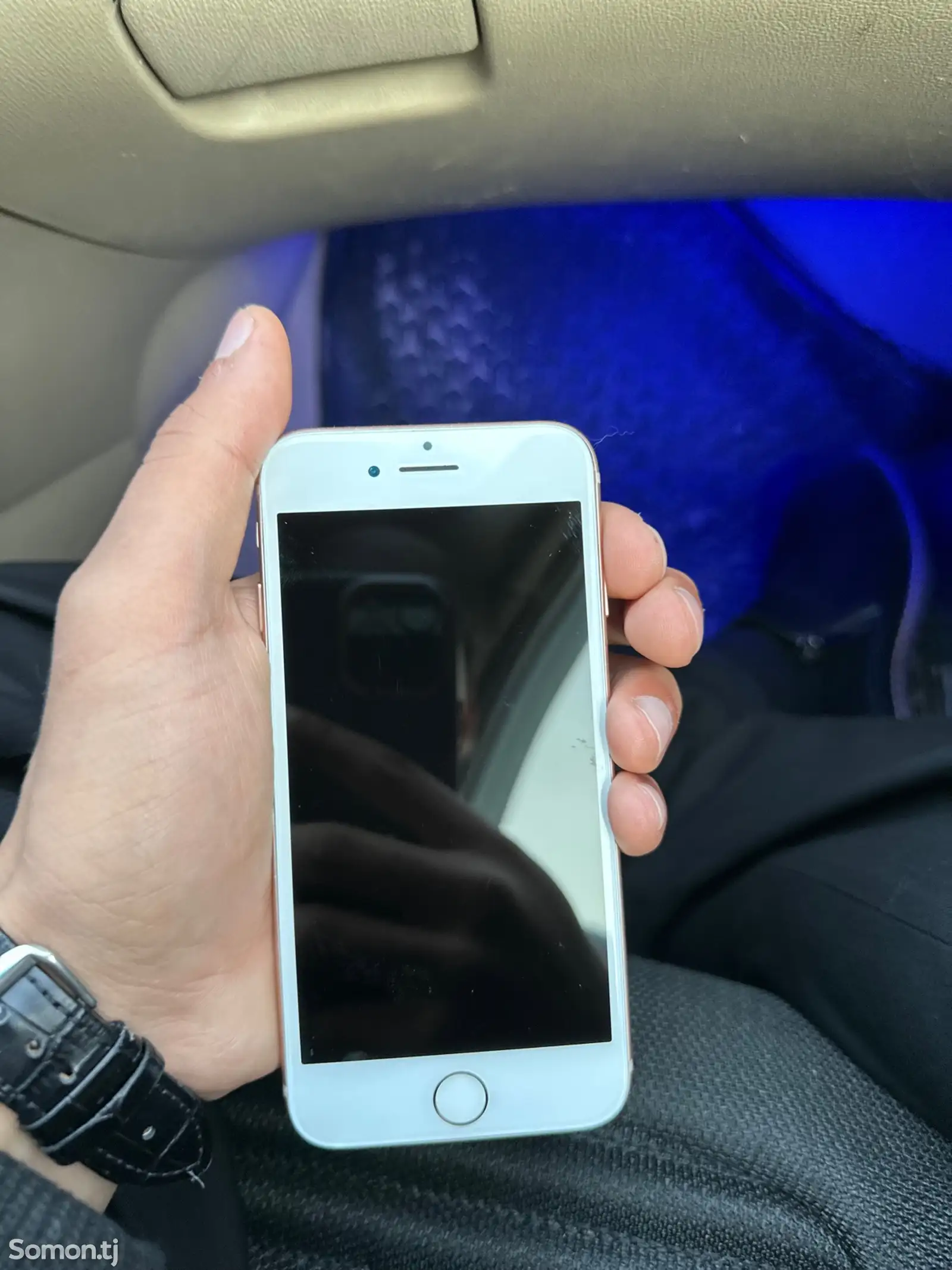 Apple iPhone 8, 64 gb, Gold-1