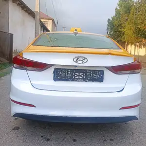 Hyundai Elantra, 2017