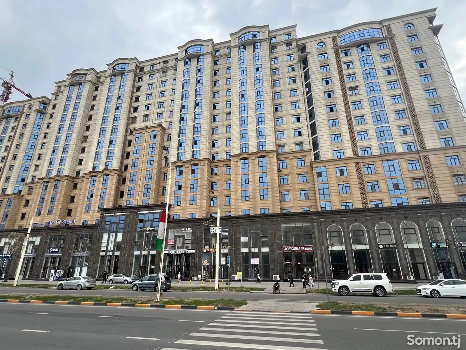 3-комн. квартира, 3 этаж, 148 м², Цирк ,Яккачинор-1