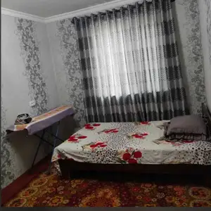 2-комн. квартира, 2 этаж, 50м², универмаг 