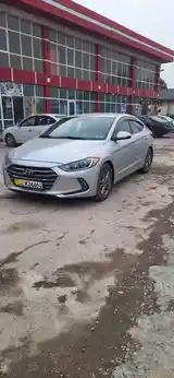 Hyundai Elantra, 2017-3