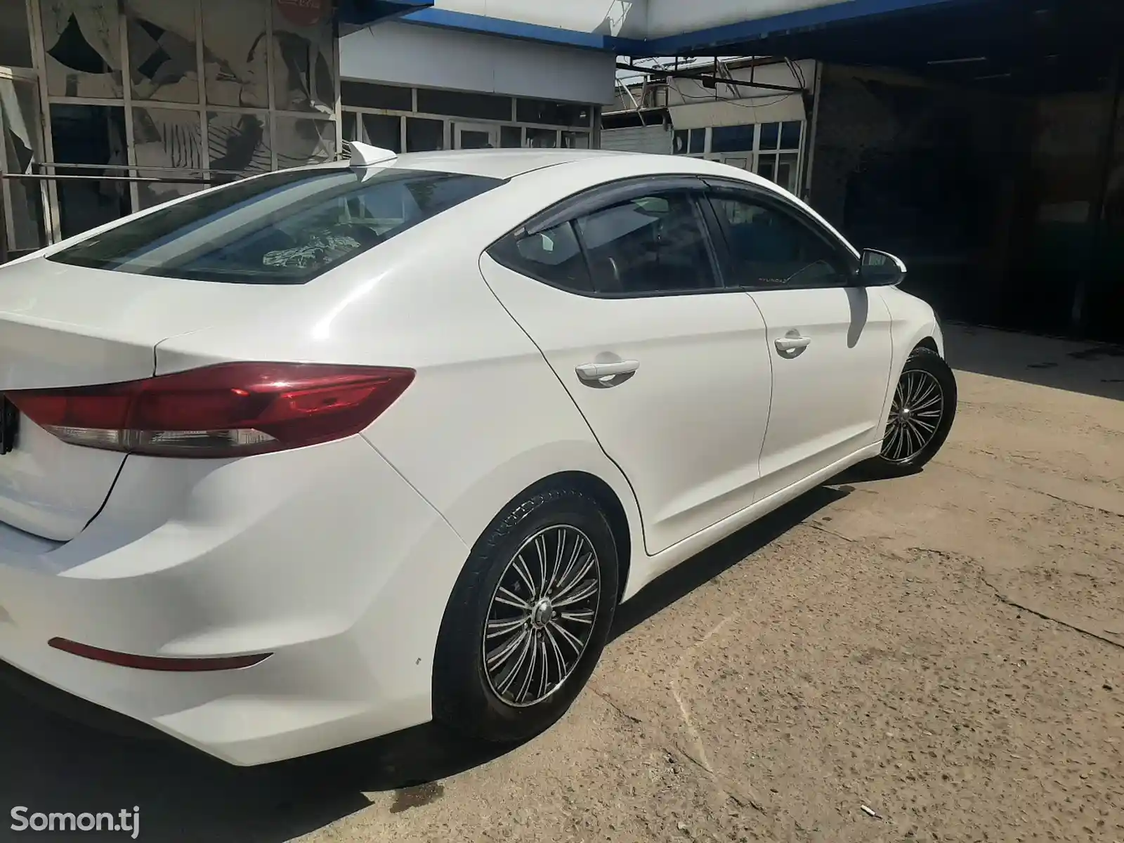 Hyundai Elantra, 2017-1