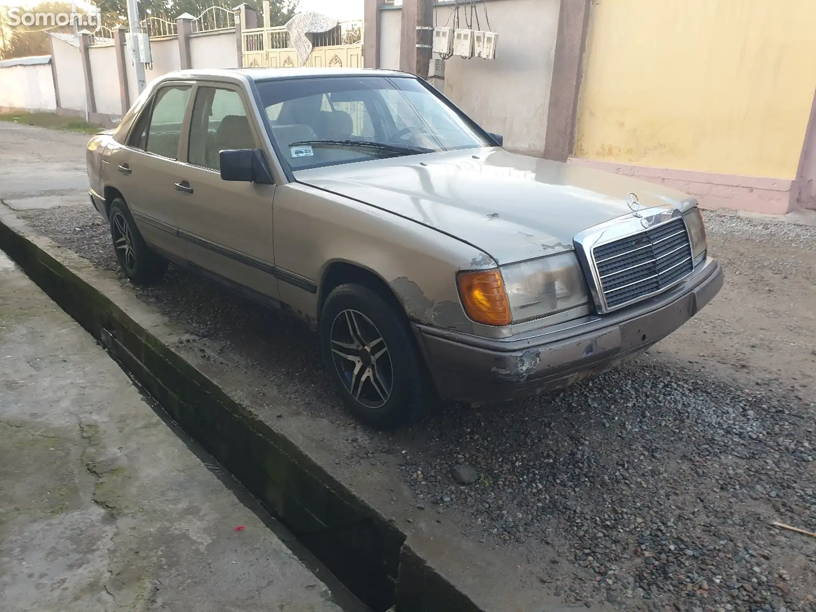 Mercedes-Benz W124, 1988-1