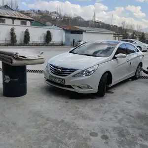 Hyundai Sonata, 2010