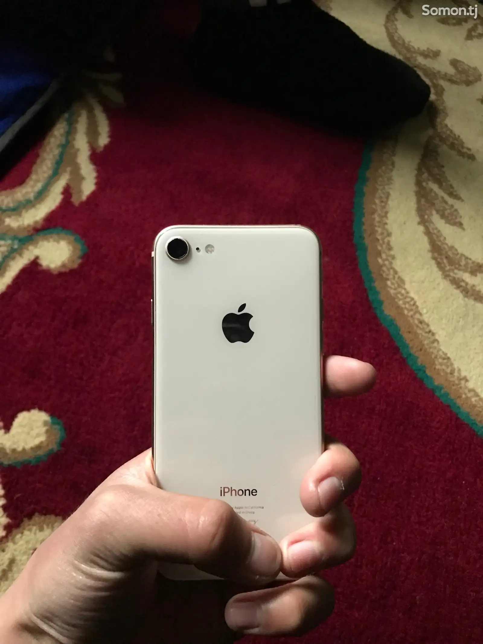 Apple iPhone 8, 64 gb, Gold-1