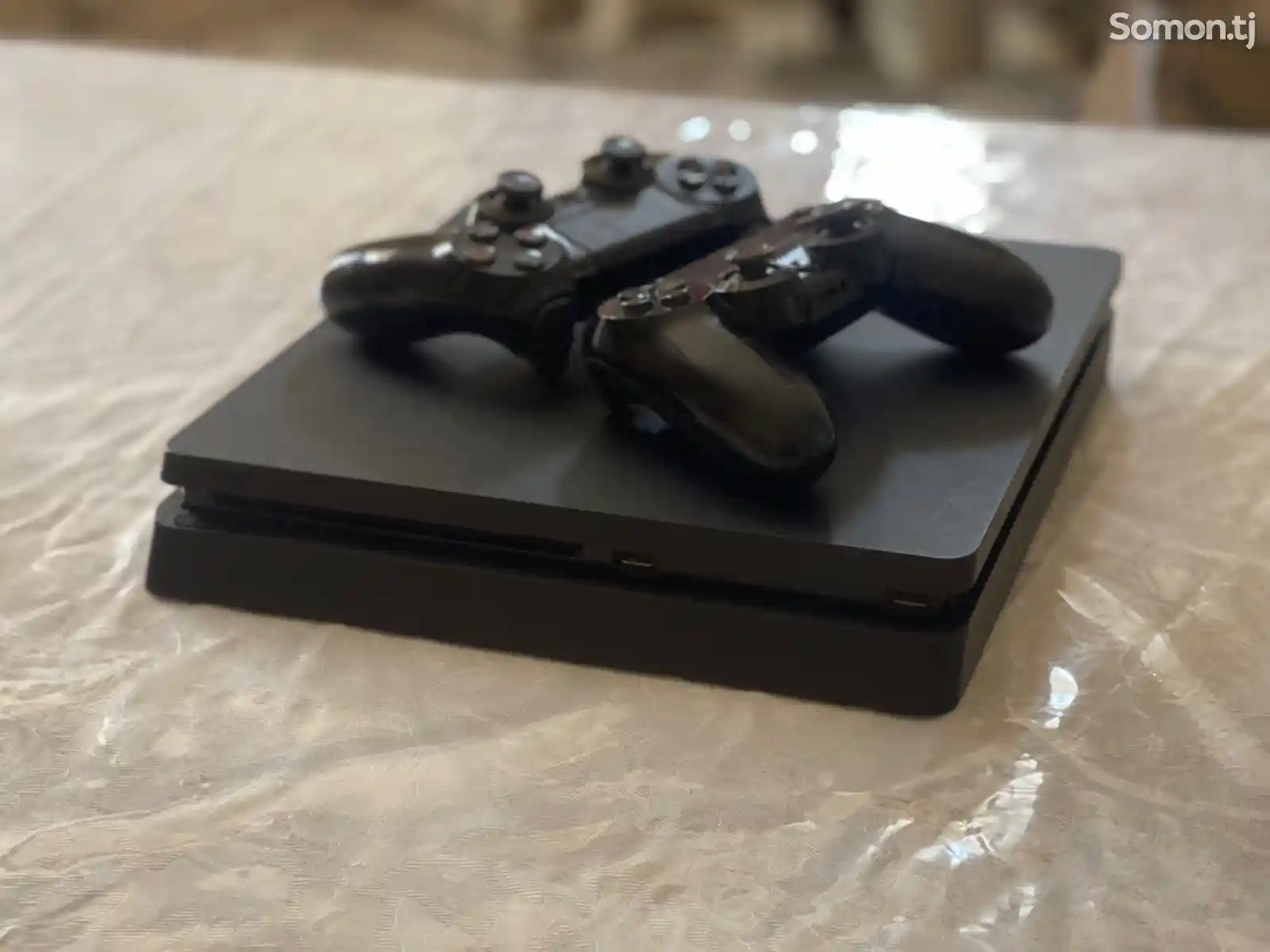 Игровая приставка Sony PlayStation 4 Slim 1Tb-1