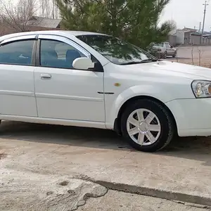 Chevrolet Lacetti, 2004