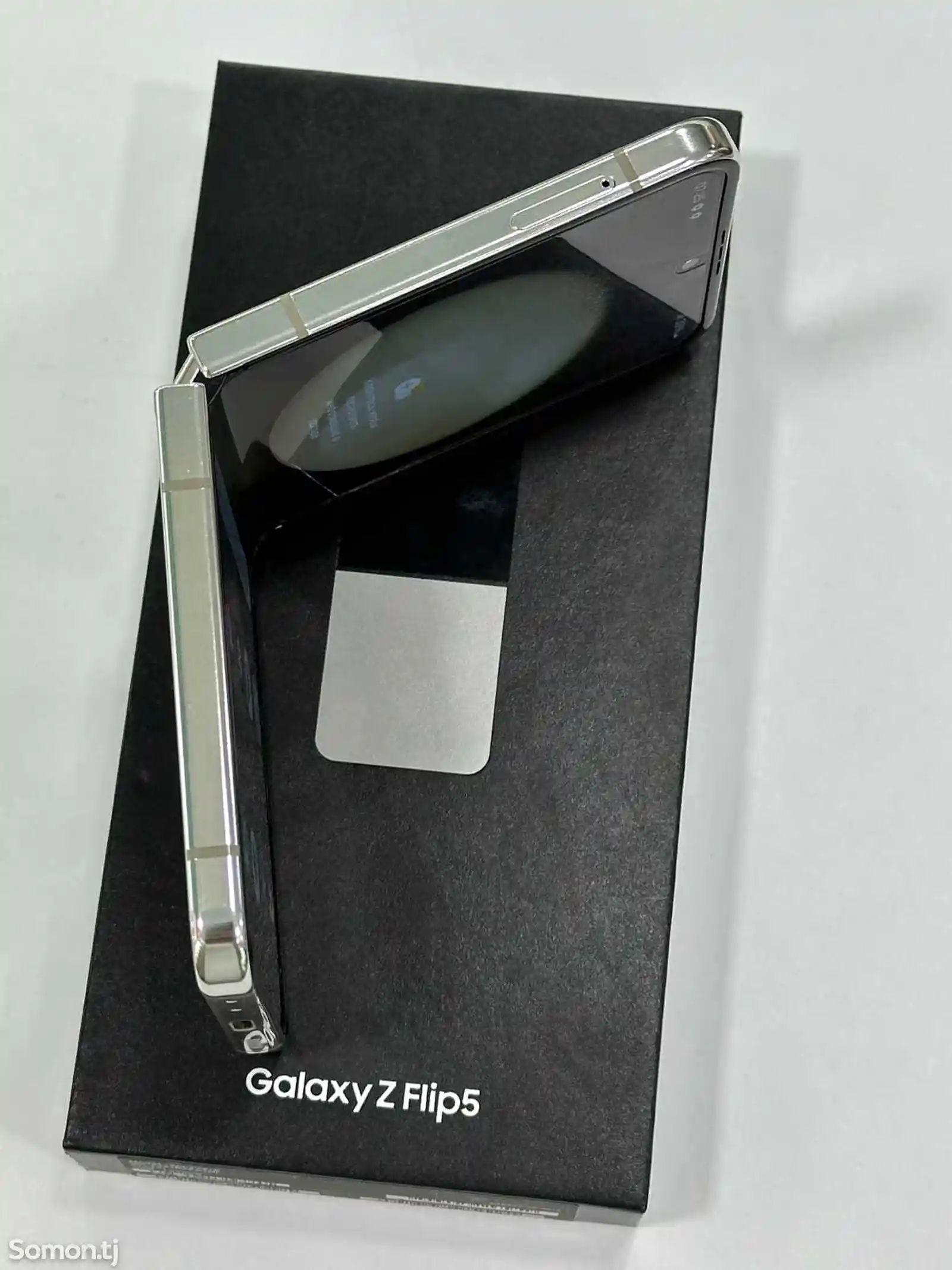 Samsung Galaxy Z Flip 5 256gb Cream-8