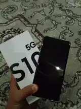 Samsung Galaxy S10+-3