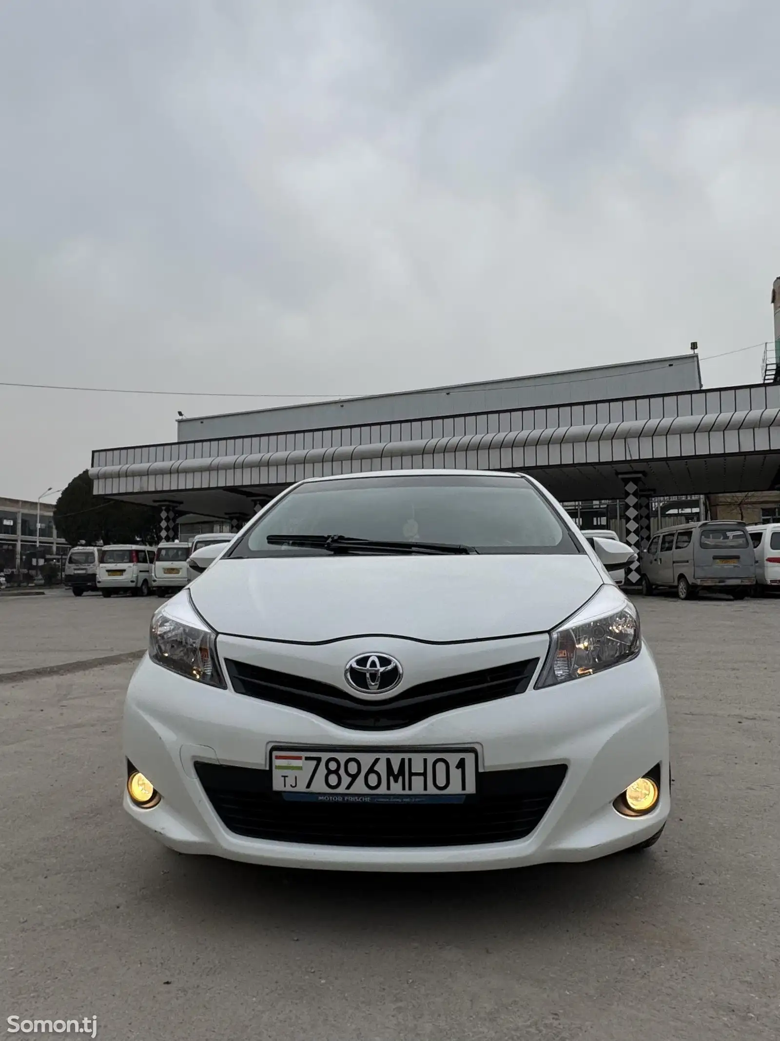 Toyota Vitz, 2011-1