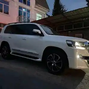 Toyota Land Cruiser, 2018