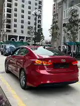 Hyundai Elantra, 2017-7