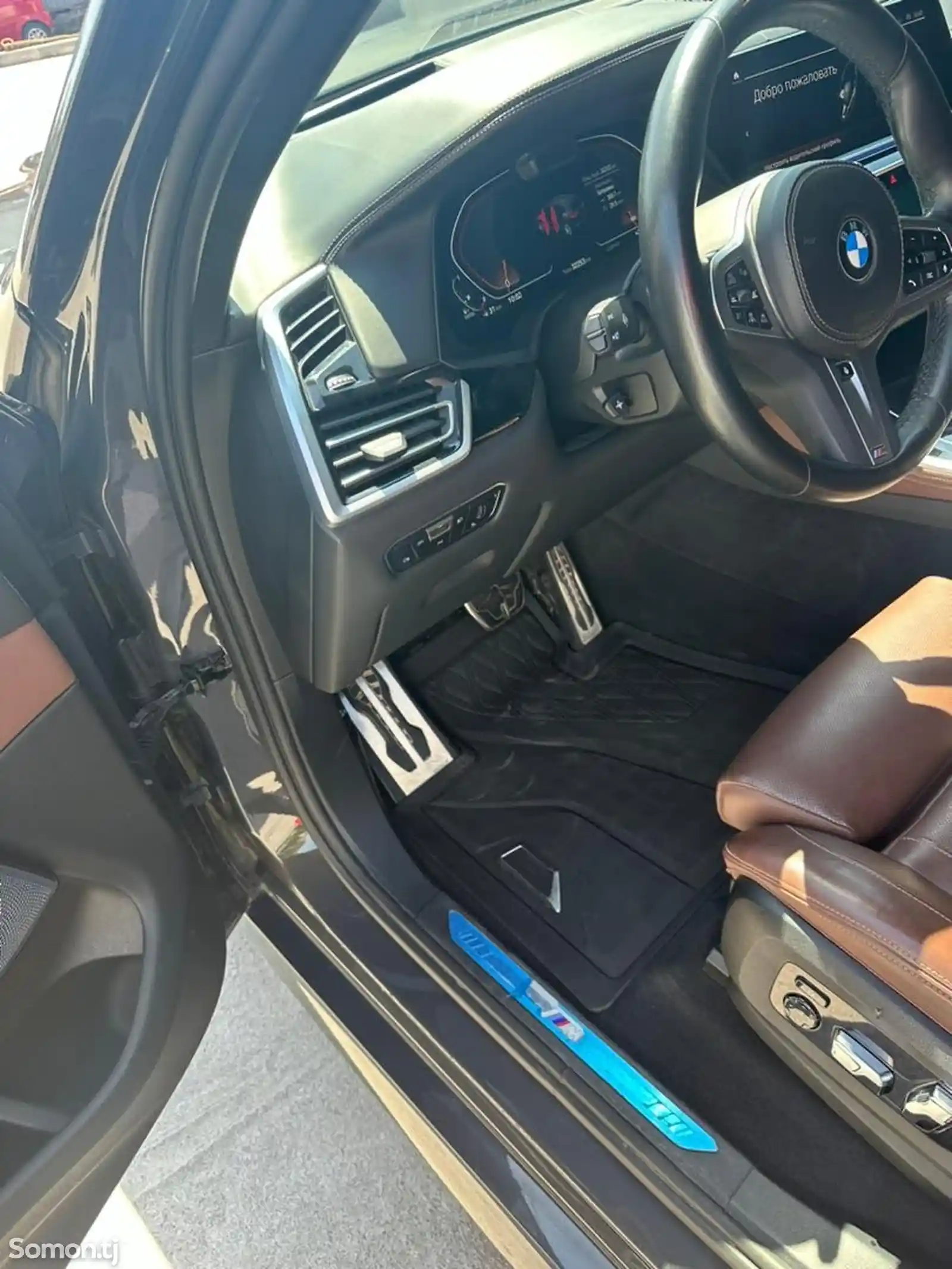 BMW X5 M, 2023-13