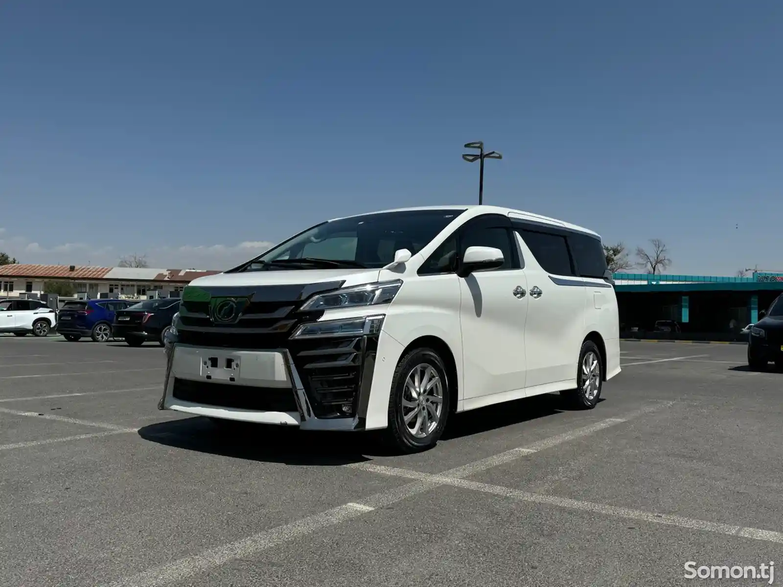 Toyota Vellfire, 2018-1