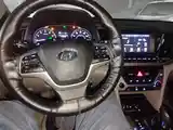 Hyundai Elantra, 2018-8