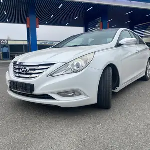 Hyundai Sonata, 2011