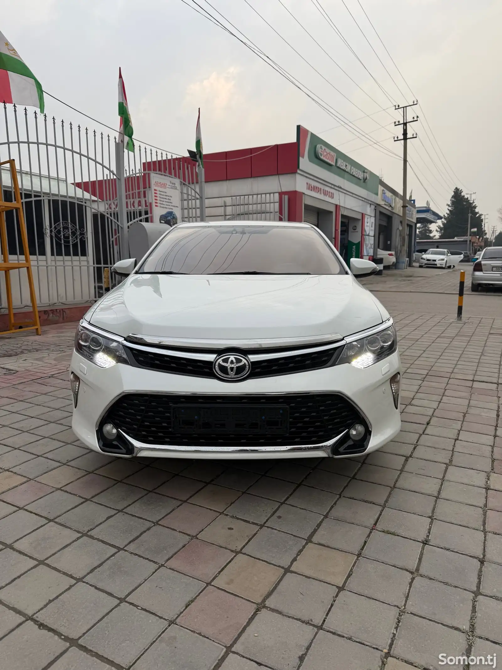 Toyota Camry, 2016-1