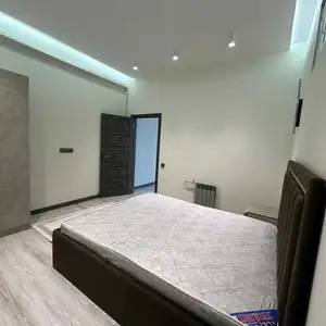 2-комн. квартира, 9 этаж, 60м², 102мкр