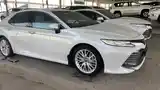 Toyota Camry, 2020-8