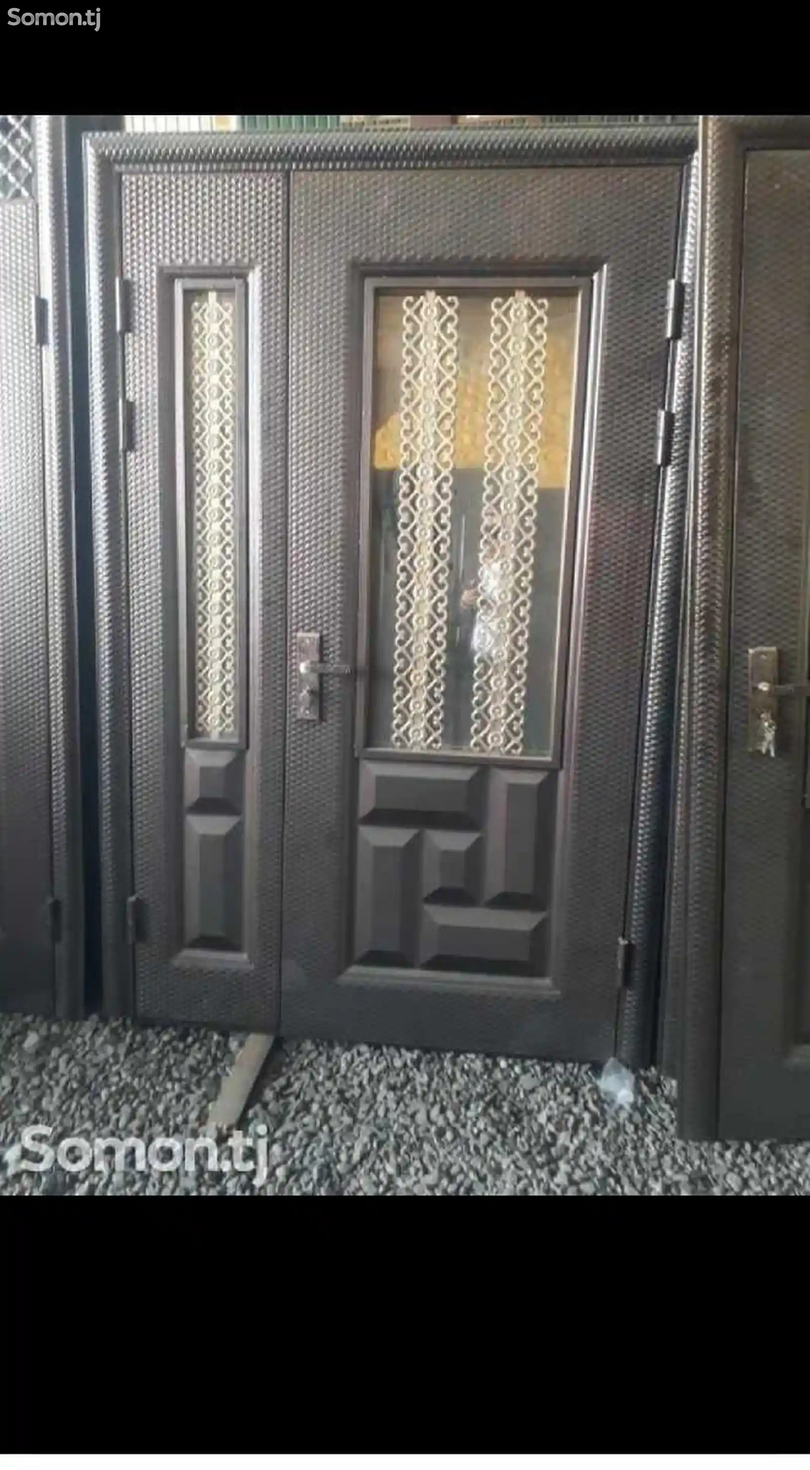 Металлические двери со стеклом