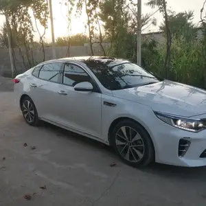 Kia K5, 2016