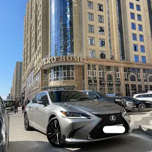 Lexus ES series, 2019