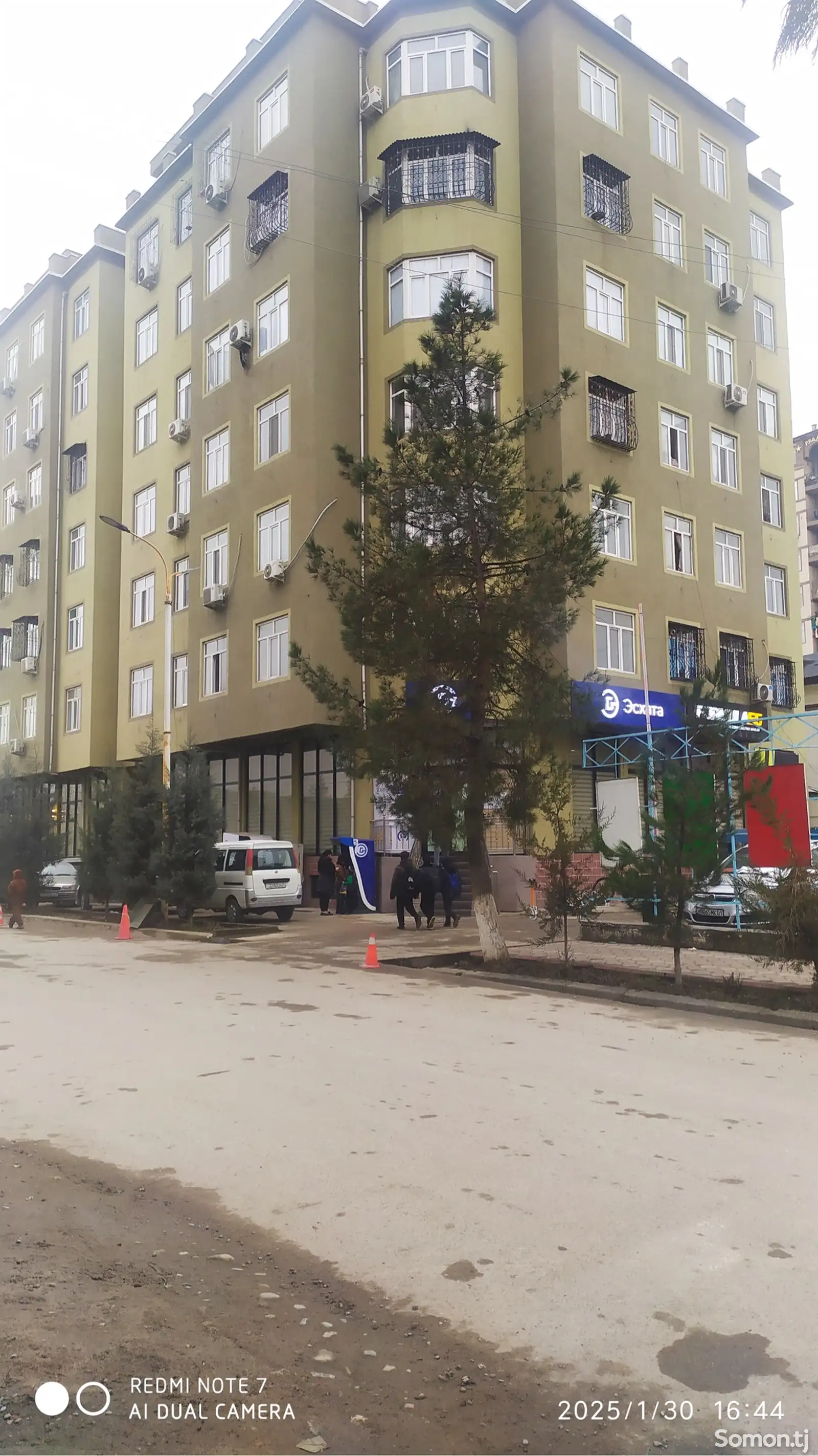 2-комн. квартира, 3 этаж, 68 м², пеши нозироти андоз-1