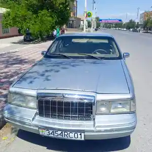 Lincoln Town Car, 1993