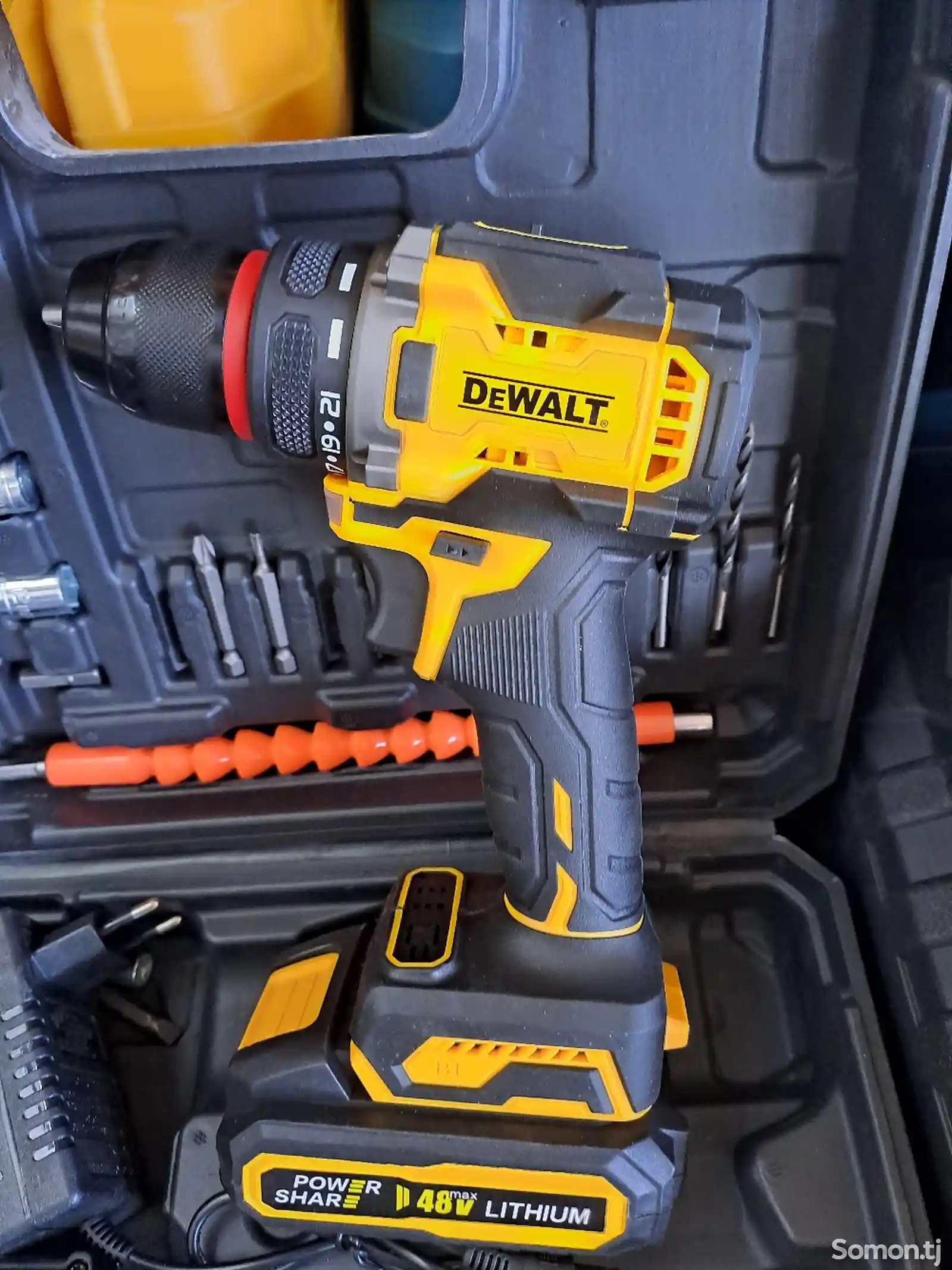 Шуруповерт DeWalt-3