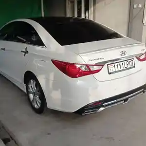 Hyundai Sonata, 2011