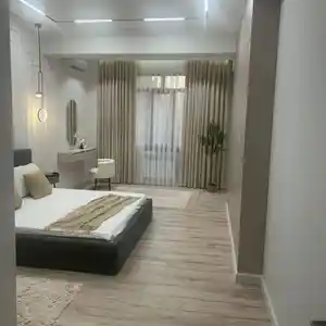 2-комн. квартира, 3 этаж, 66 м², Дом печати