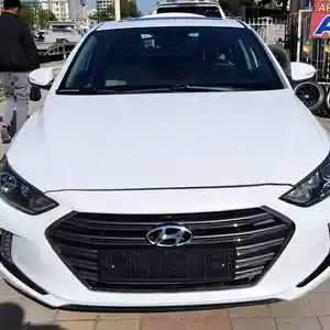 Hyundai Elantra, 2017