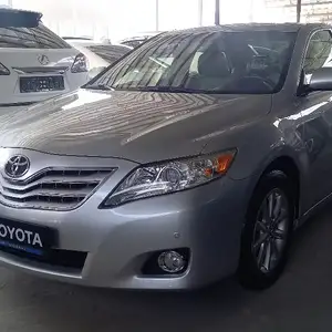 Toyota Camry, 2010