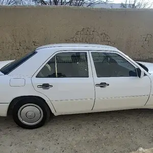 Mercedes-Benz W124, 1992