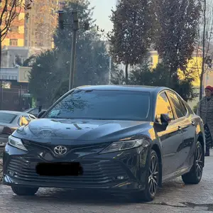 Toyota Camry, 2018