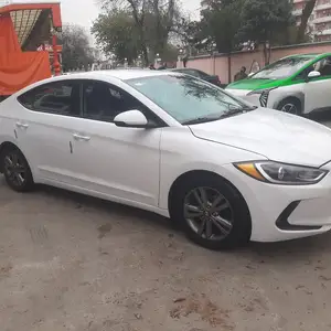 Hyundai Elantra, 2017