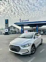 Hyundai Elantra, 2017-7