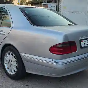 Mercedes-Benz E class, 2000