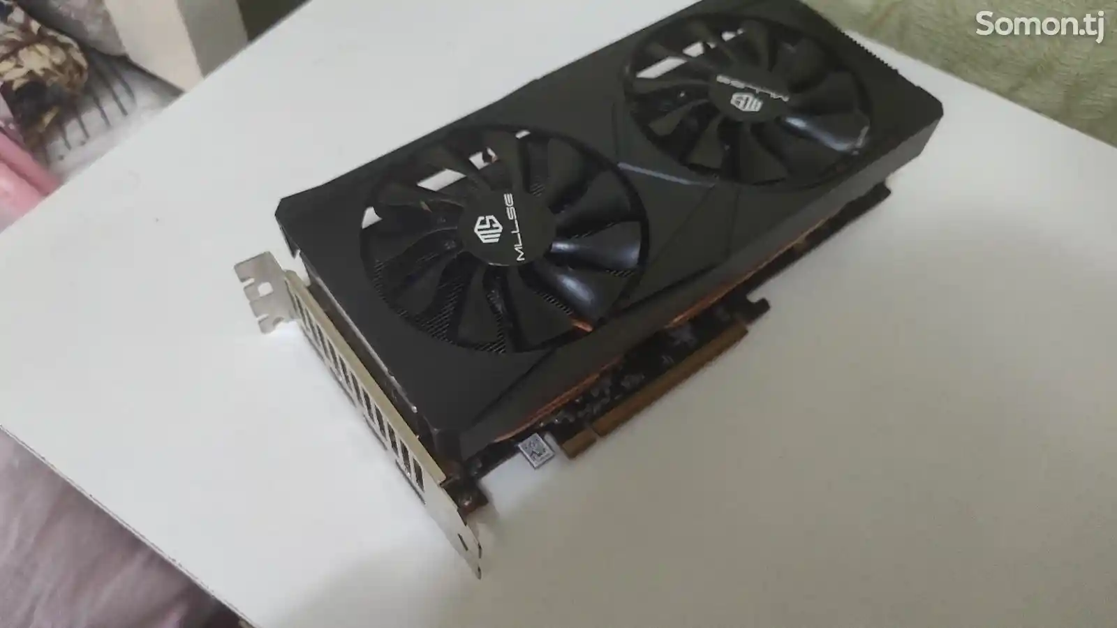 Видеокарта Radeon RX 5700 XT-3