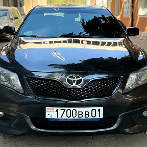 Toyota Camry, 2010