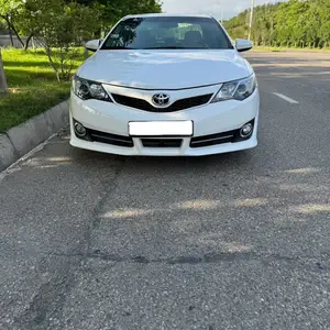 Toyota Camry, 2012