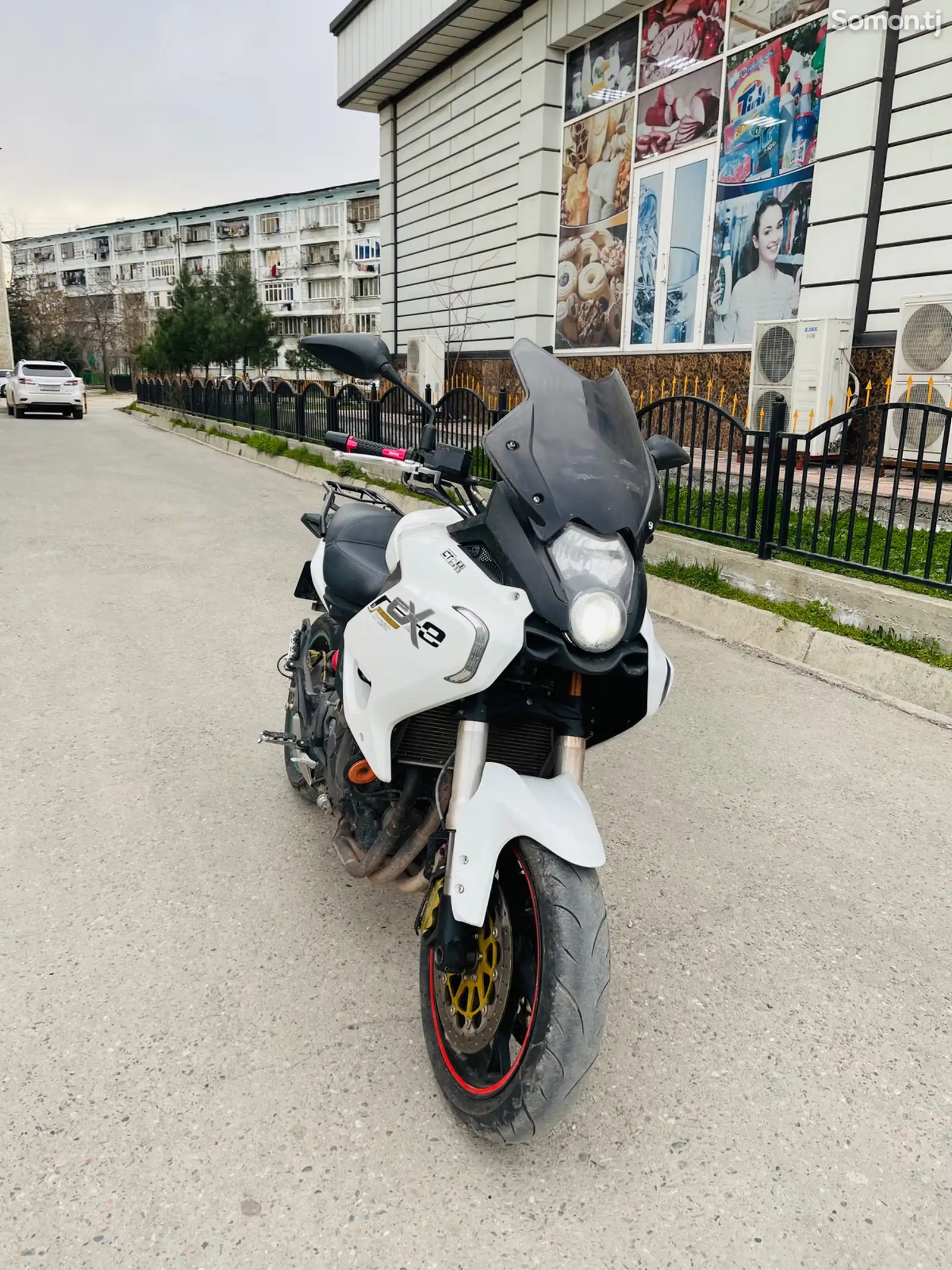 Мотоцикл Benelli 600cc-1