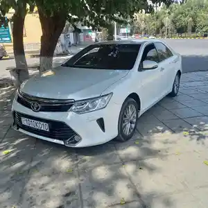 Toyota Camry, 2016