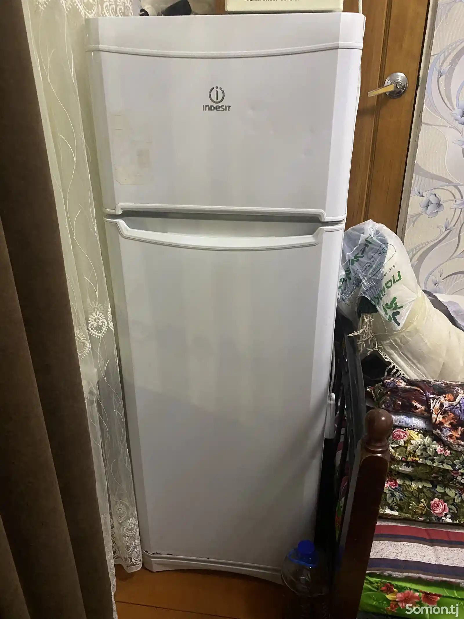 Холодильник Indesit-1