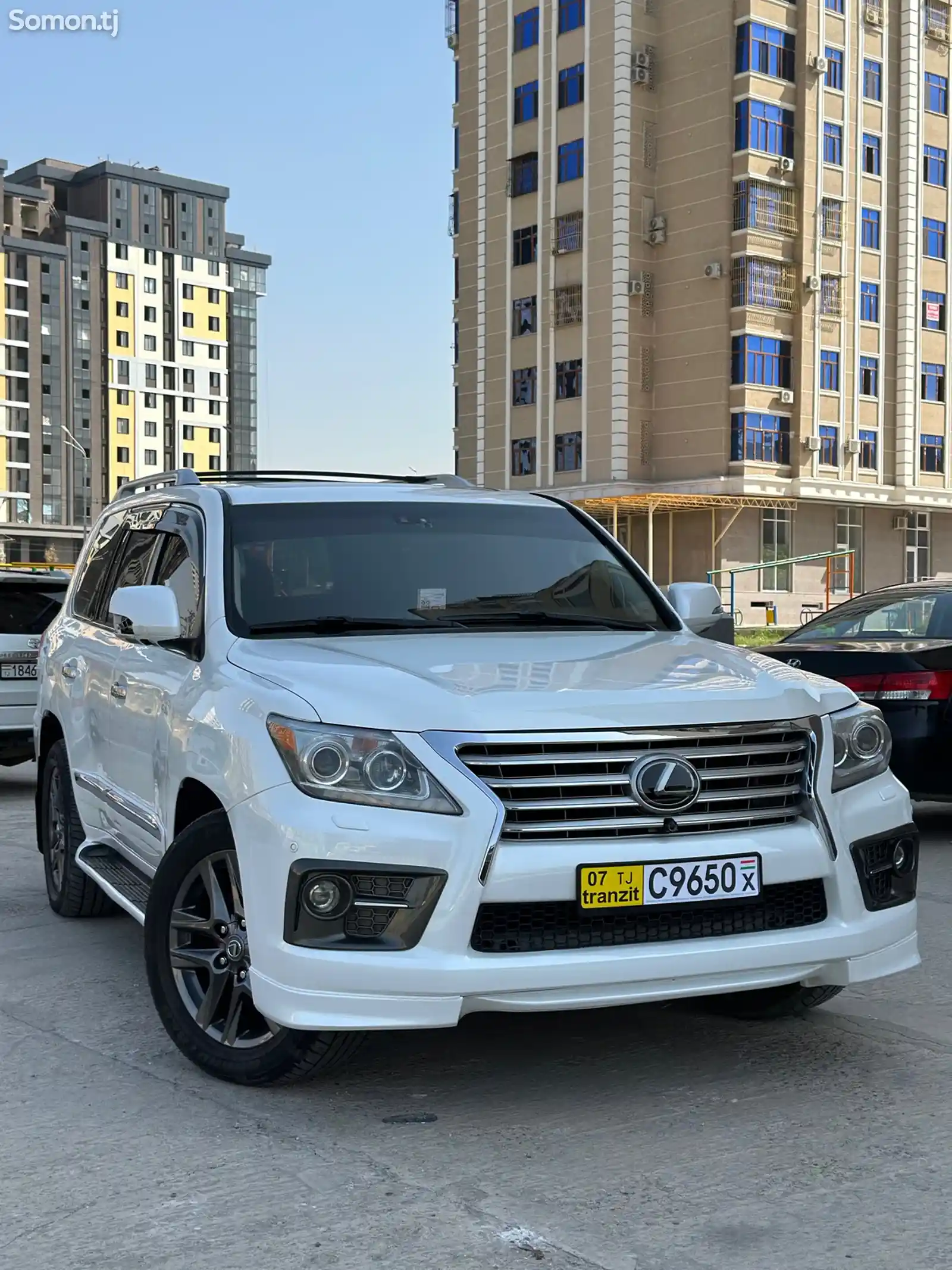 Lexus LX series, 2010-2