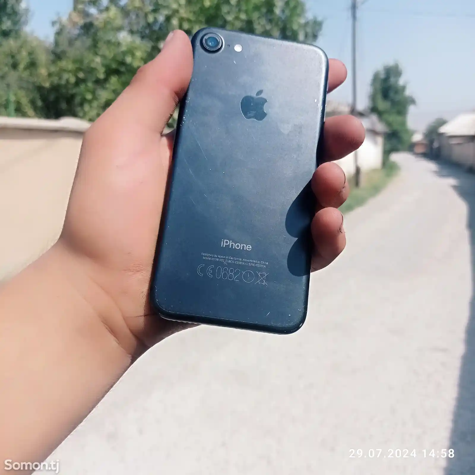 Apple iPhone 7, 32 gb-1