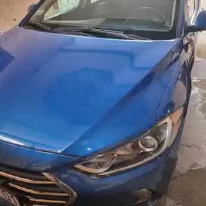 Hyundai Elantra, 2018