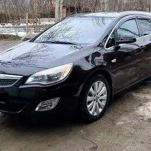 Opel Astra J, 2011